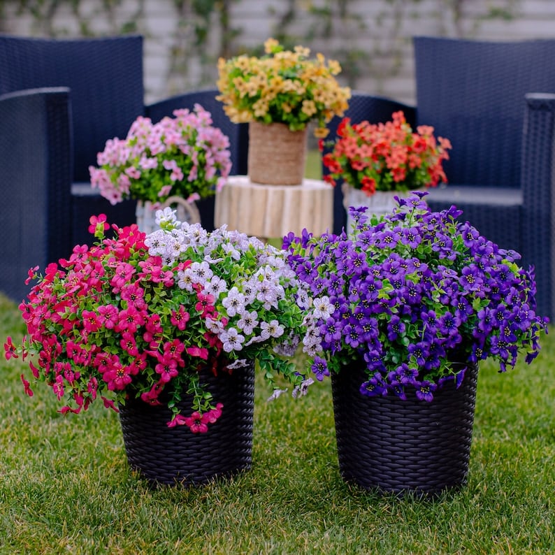 Vibrant Artificial Flowers: 365 Days of Spring 🌿.